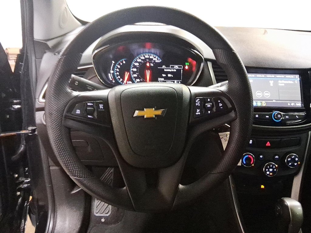 2018 Chevrolet Trax LT AWD in Stratford, Ontario - 12 - w1024h768px