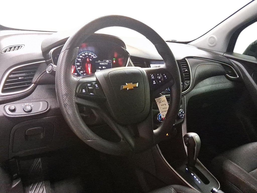 2018 Chevrolet Trax LT AWD in Stratford, Ontario - 10 - w1024h768px