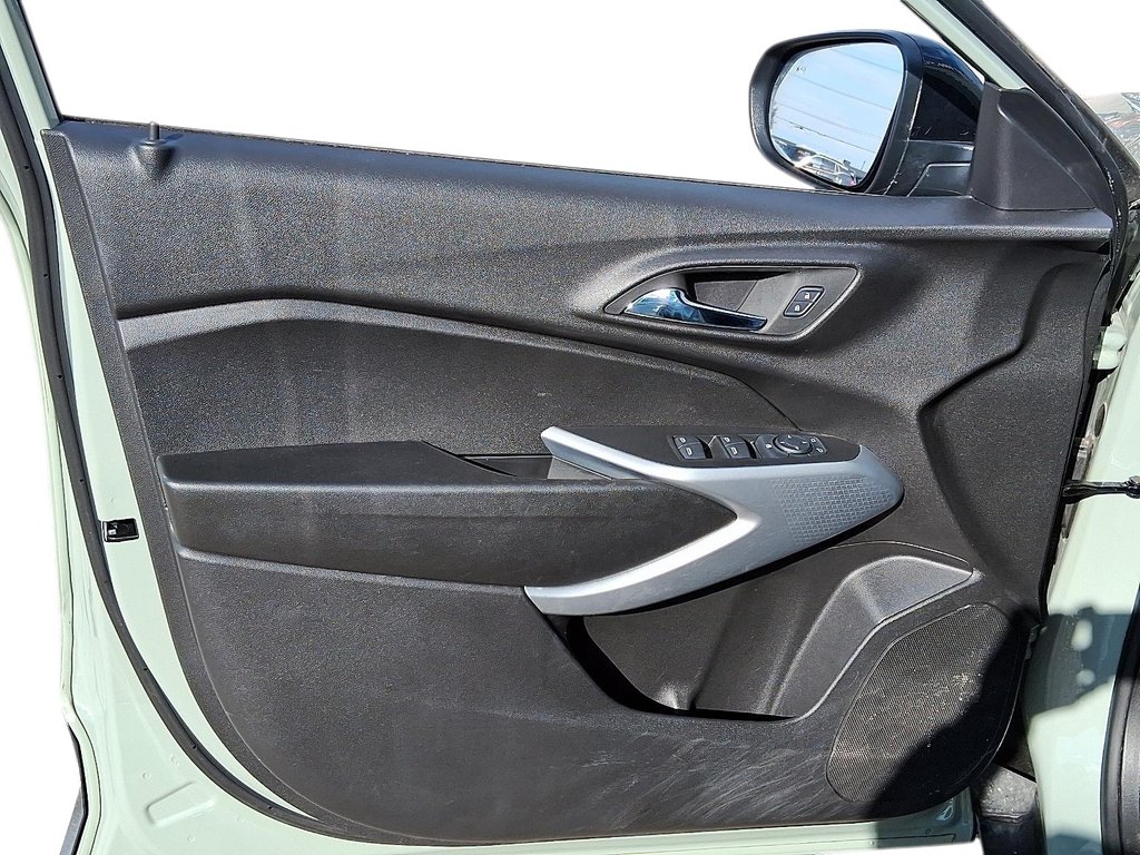 2024 Chevrolet Trax 1RS in Stratford, Ontario - 11 - w1024h768px