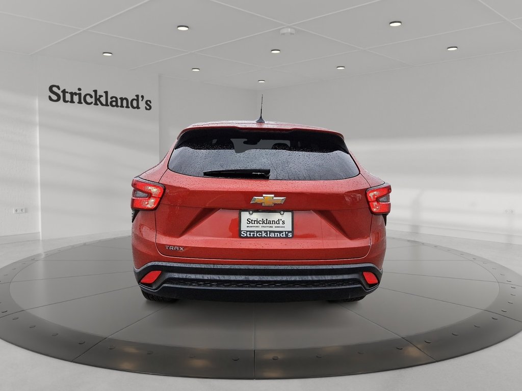2024 Chevrolet Trax LS in Stratford, Ontario - 3 - w1024h768px