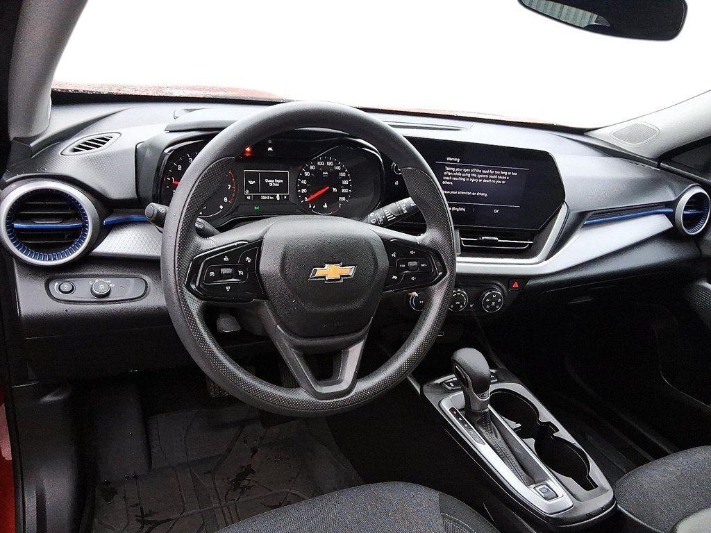 2024 Chevrolet Trax LS in Stratford, Ontario - 10 - w1024h768px