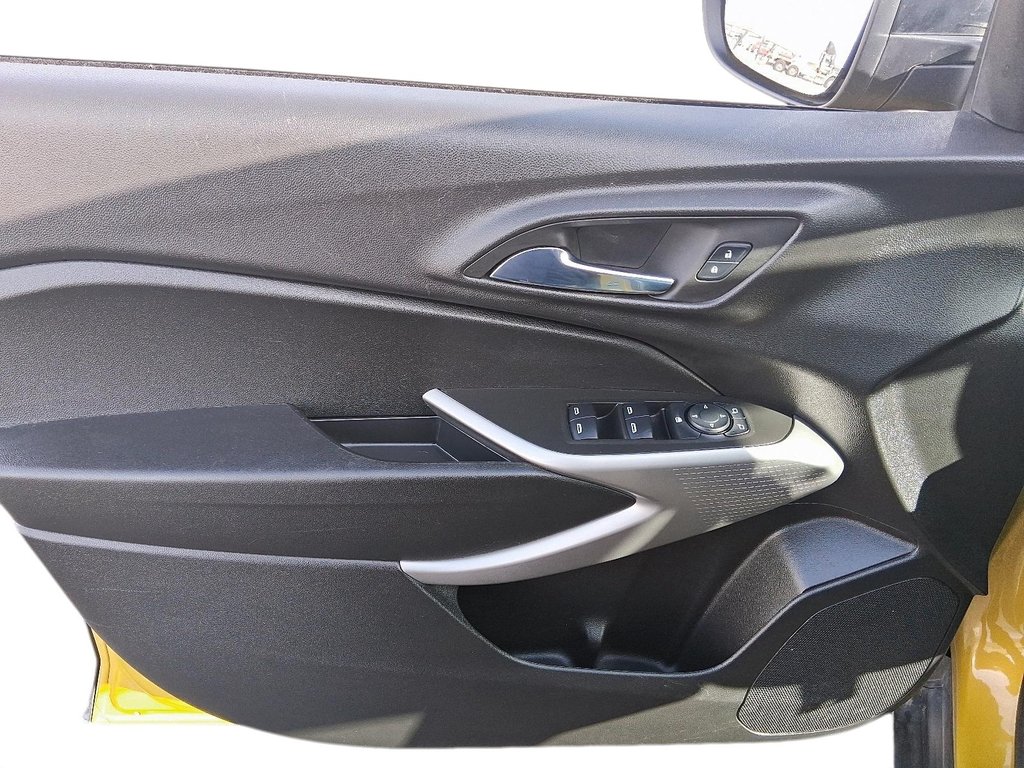 2024 Chevrolet Trax 1RS in Stratford, Ontario - 11 - w1024h768px