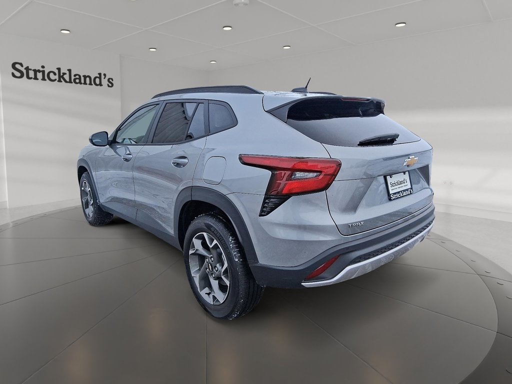 2025 Chevrolet Trax LT in Stratford, Ontario - 4 - w1024h768px