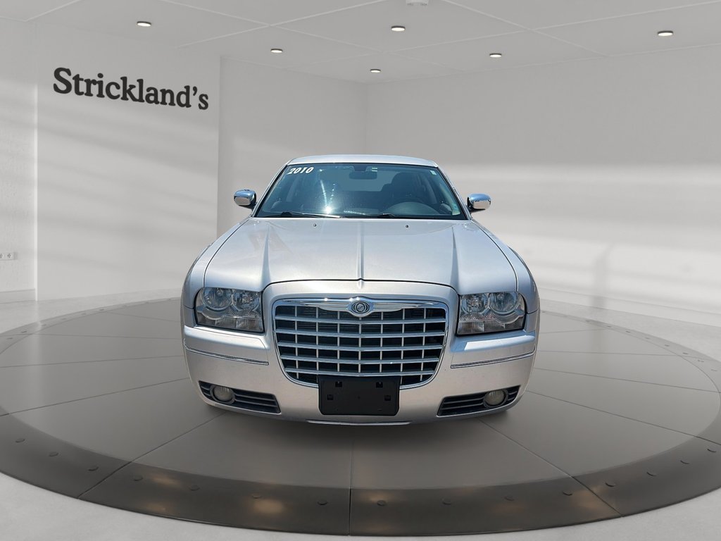 2010 Chrysler 300 C 4D SEDAN Sedan in Stratford, Ontario - 2 - w1024h768px