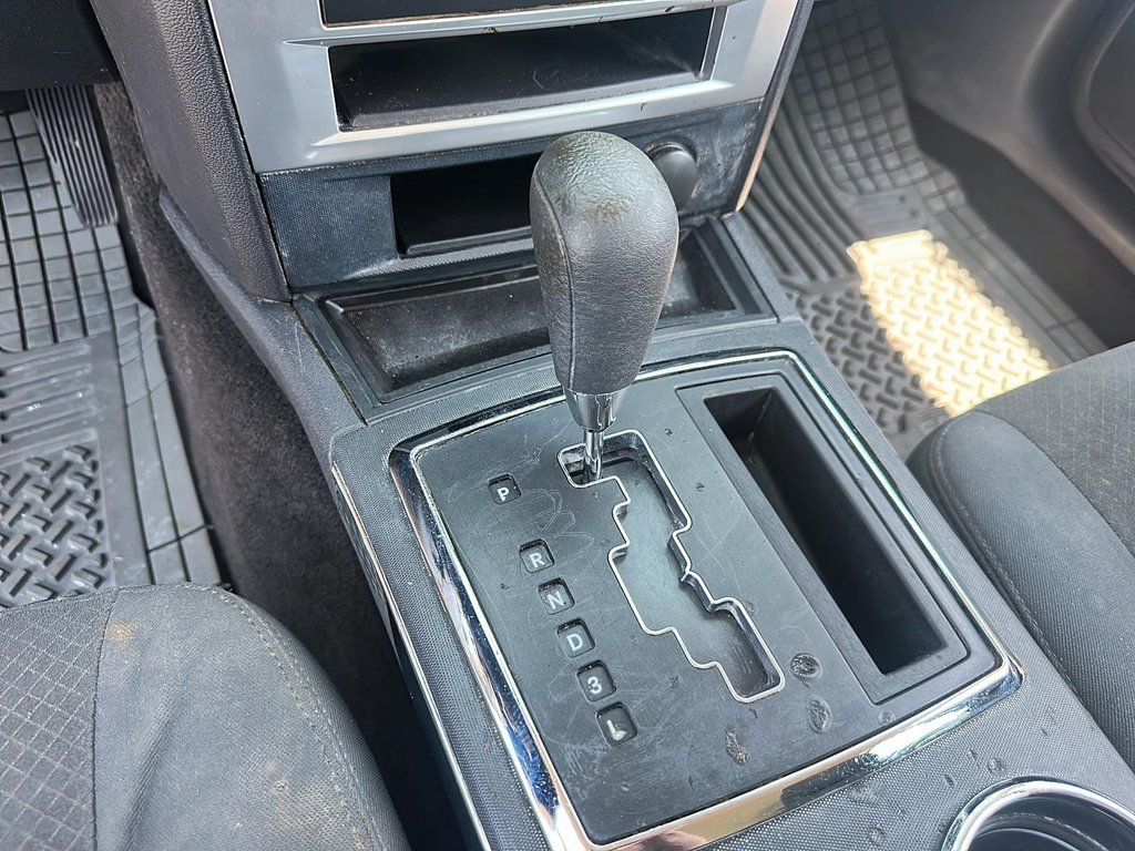 2010 Chrysler 300 C 4D SEDAN Sedan in Stratford, Ontario - 13 - w1024h768px