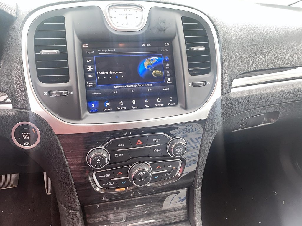 2022 Chrysler 300 TOURING L Sedan in Stratford, Ontario - 13 - w1024h768px