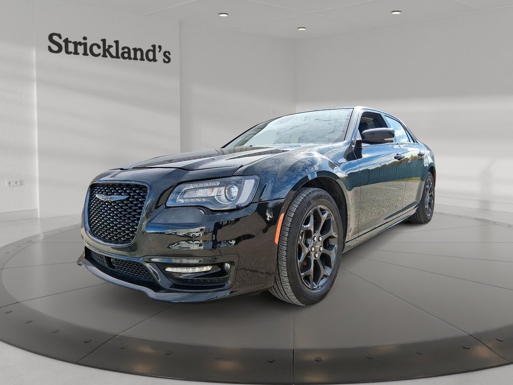 2023 Chrysler 300 TOURING L AWD in Stratford, Ontario - 1 - w1024h768px