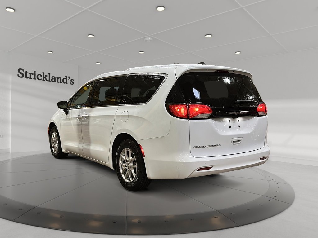 2024 Chrysler Grand Caravan SXT in Stratford, Ontario - 4 - w1024h768px