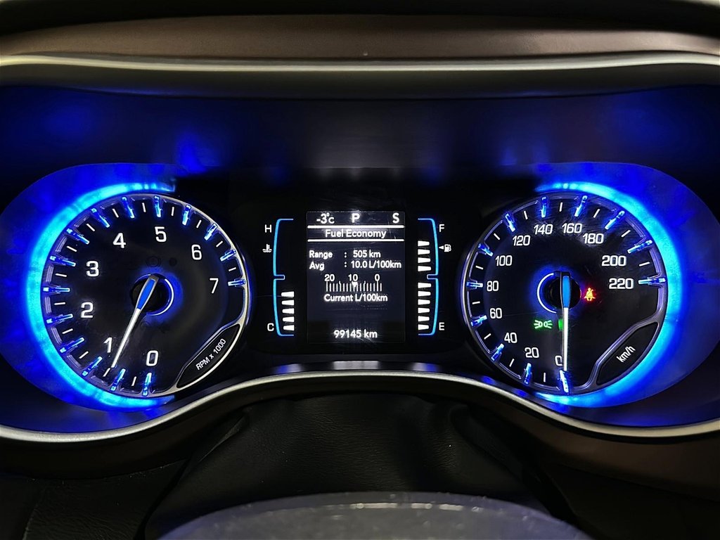 2024 Chrysler Grand Caravan SXT in Stratford, Ontario - 13 - w1024h768px