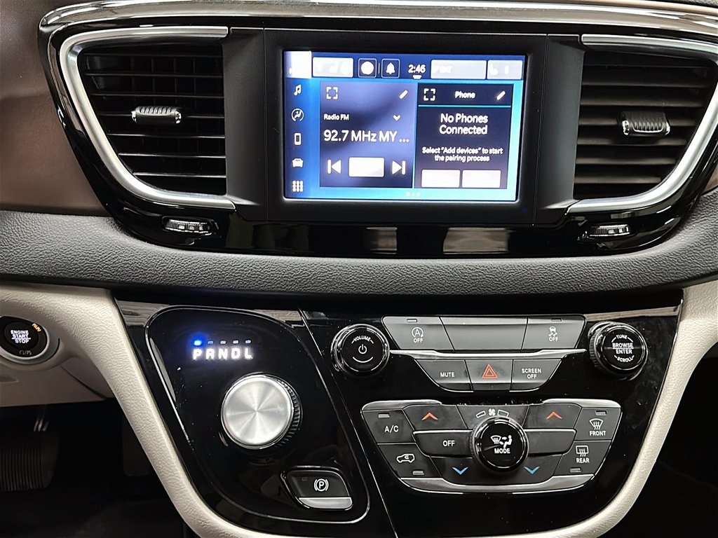 2024 Chrysler Grand Caravan SXT 3ROW in Stratford, Ontario - 16 - w1024h768px