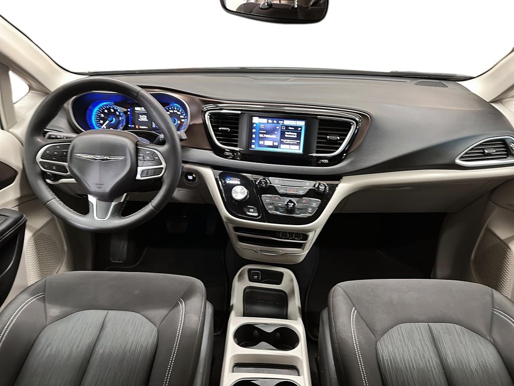 2024 Chrysler Grand Caravan SXT 3ROW in Stratford, Ontario - 9 - w1024h768px