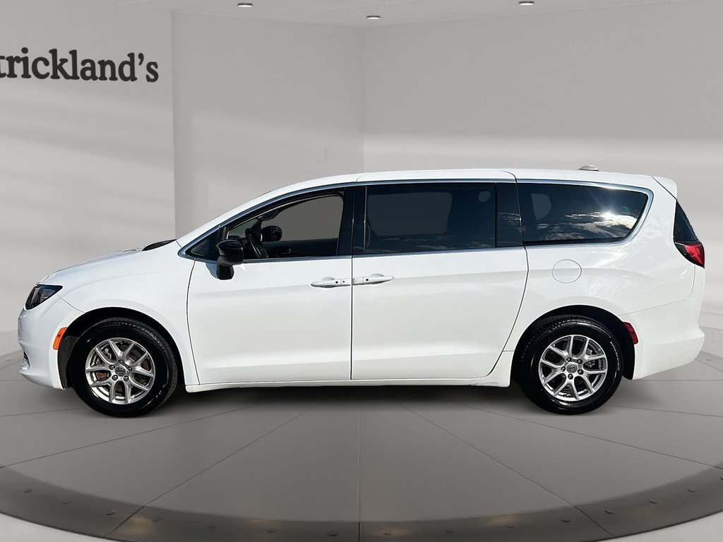 2024 Chrysler Grand Caravan SXT 3ROW Minivan in Stratford, Ontario - 5 - w1024h768px