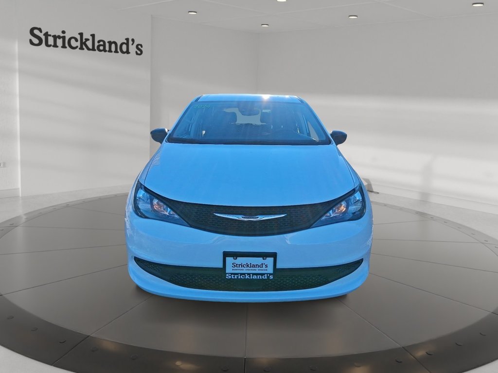 2024 Chrysler Grand Caravan SXT 3ROW in Stratford, Ontario - 2 - w1024h768px