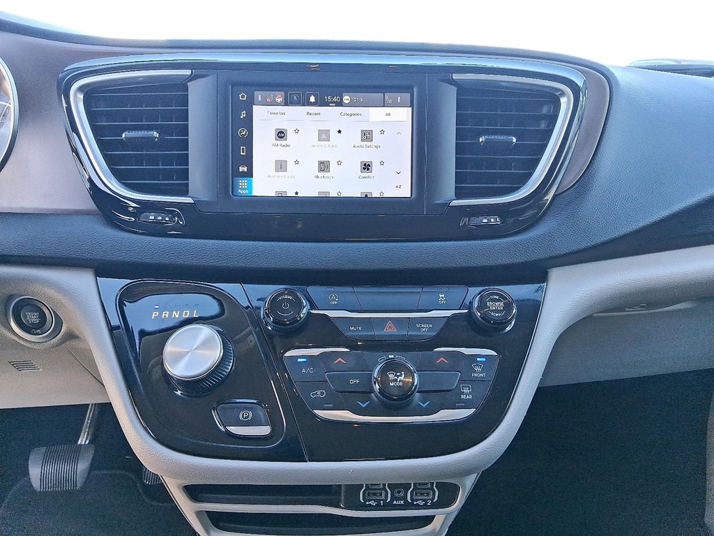 2024 Chrysler Grand Caravan SXT 3ROW in Stratford, Ontario - 16 - w1024h768px