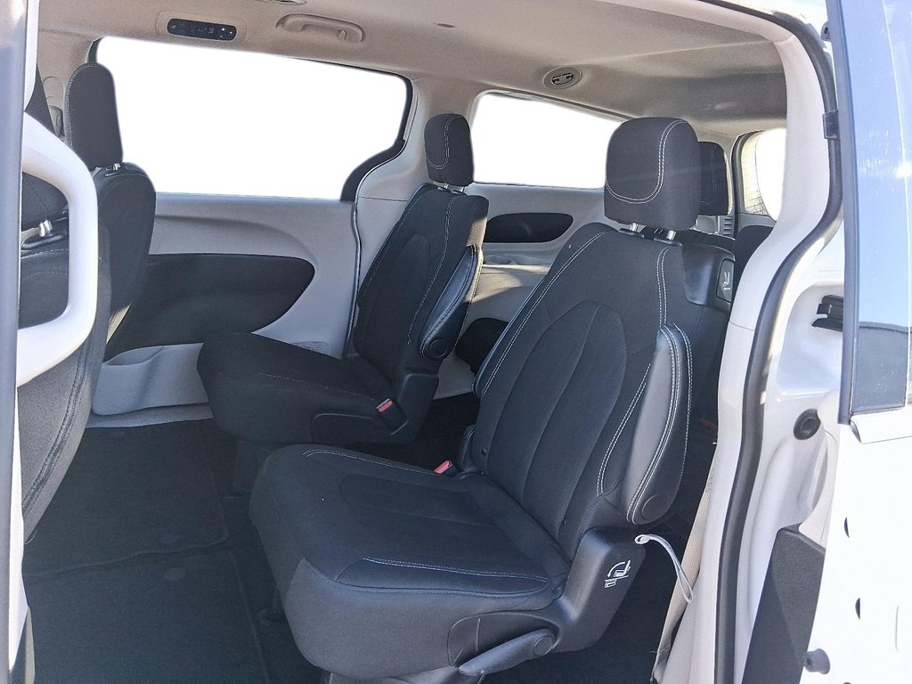 2024 Chrysler Grand Caravan SXT 3ROW in Stratford, Ontario - 9 - w1024h768px