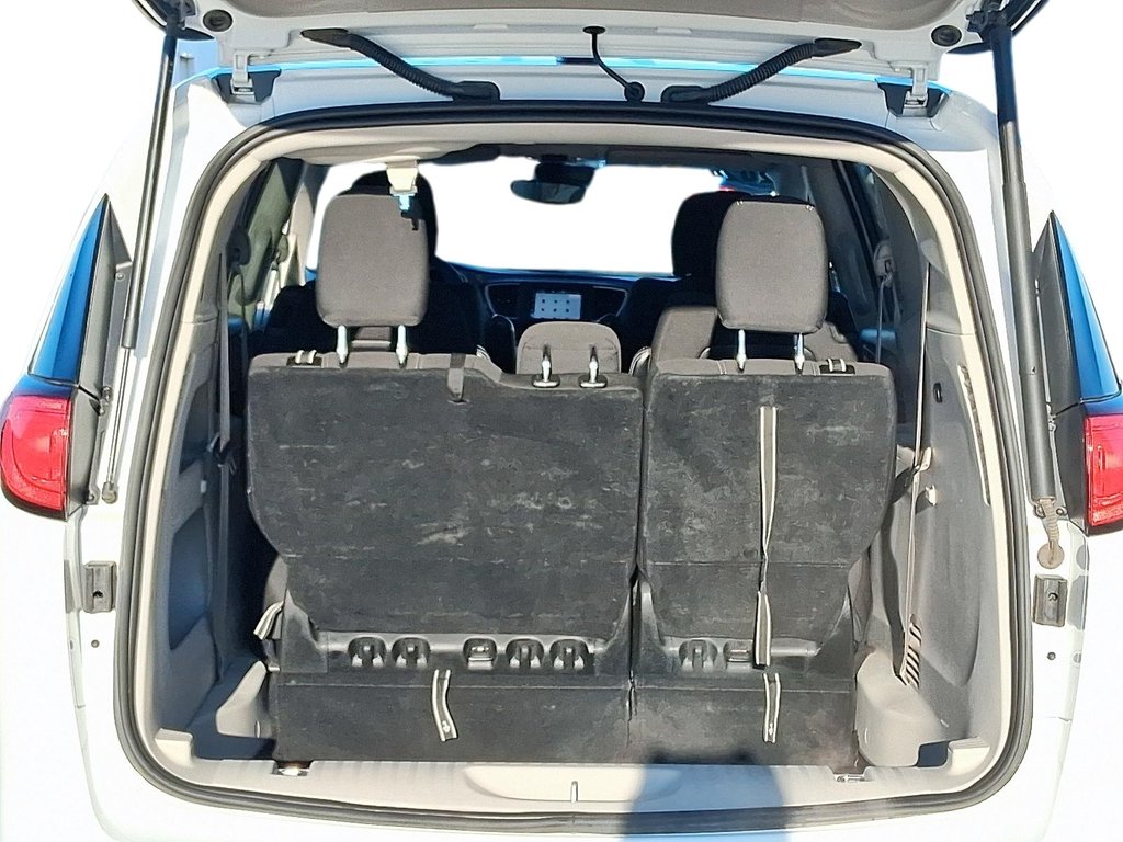 2024 Chrysler Grand Caravan SXT 3ROW in Stratford, Ontario - 6 - w1024h768px