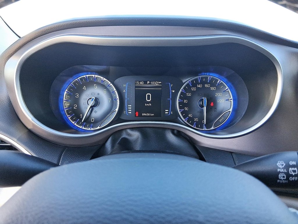 2024 Chrysler Grand Caravan SXT 3ROW in Stratford, Ontario - 15 - w1024h768px