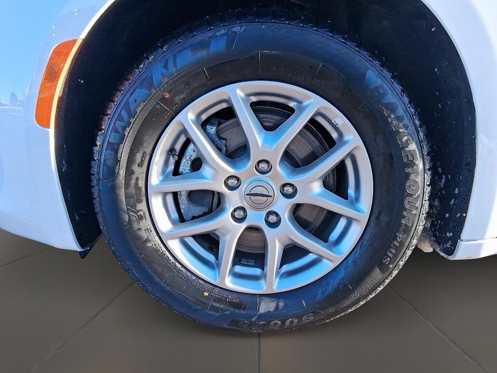 2024 Chrysler Grand Caravan SXT 3ROW in Stratford, Ontario - 7 - w1024h768px