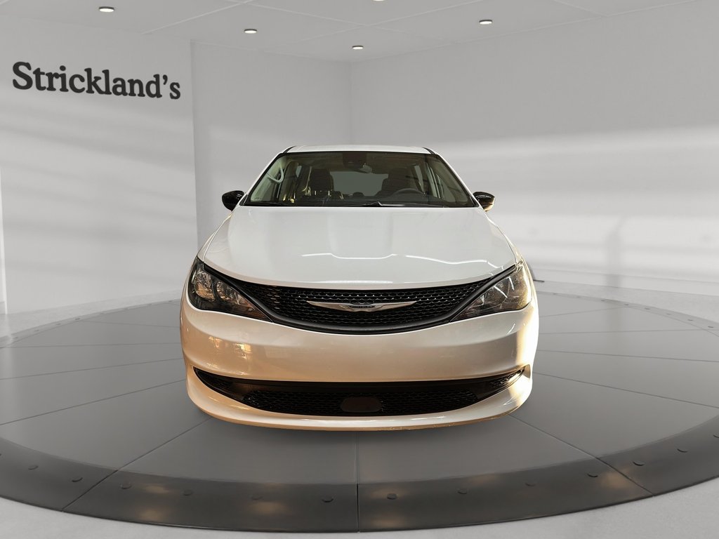 2024 Chrysler Grand Caravan SXT 3ROW in Stratford, Ontario - 2 - w1024h768px