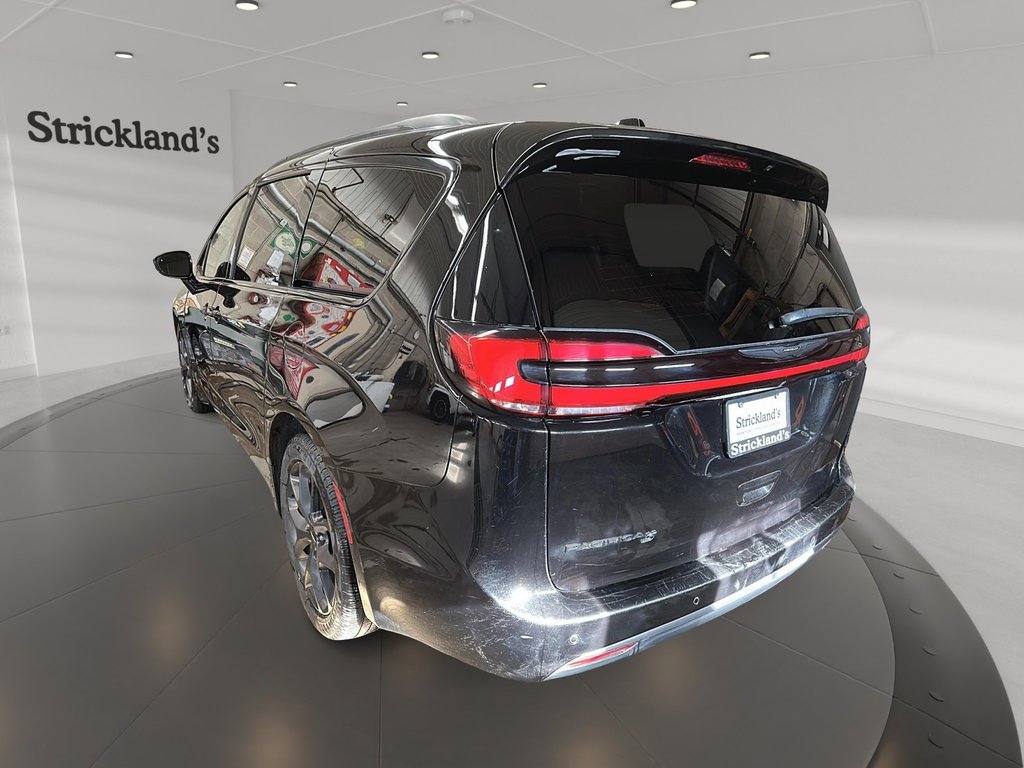 2024 Chrysler Pacifica TOURING S in Stratford, Ontario - 4 - w1024h768px