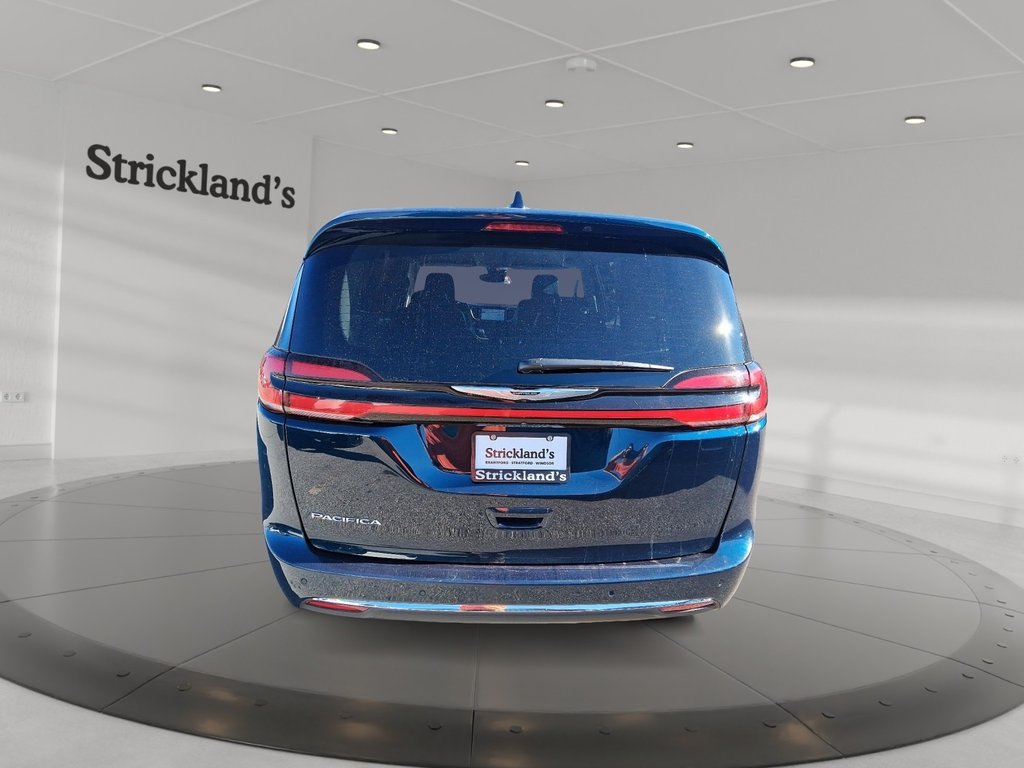 2024 Chrysler Pacifica TOURING L-3ROW in Stratford, Ontario - 3 - w1024h768px