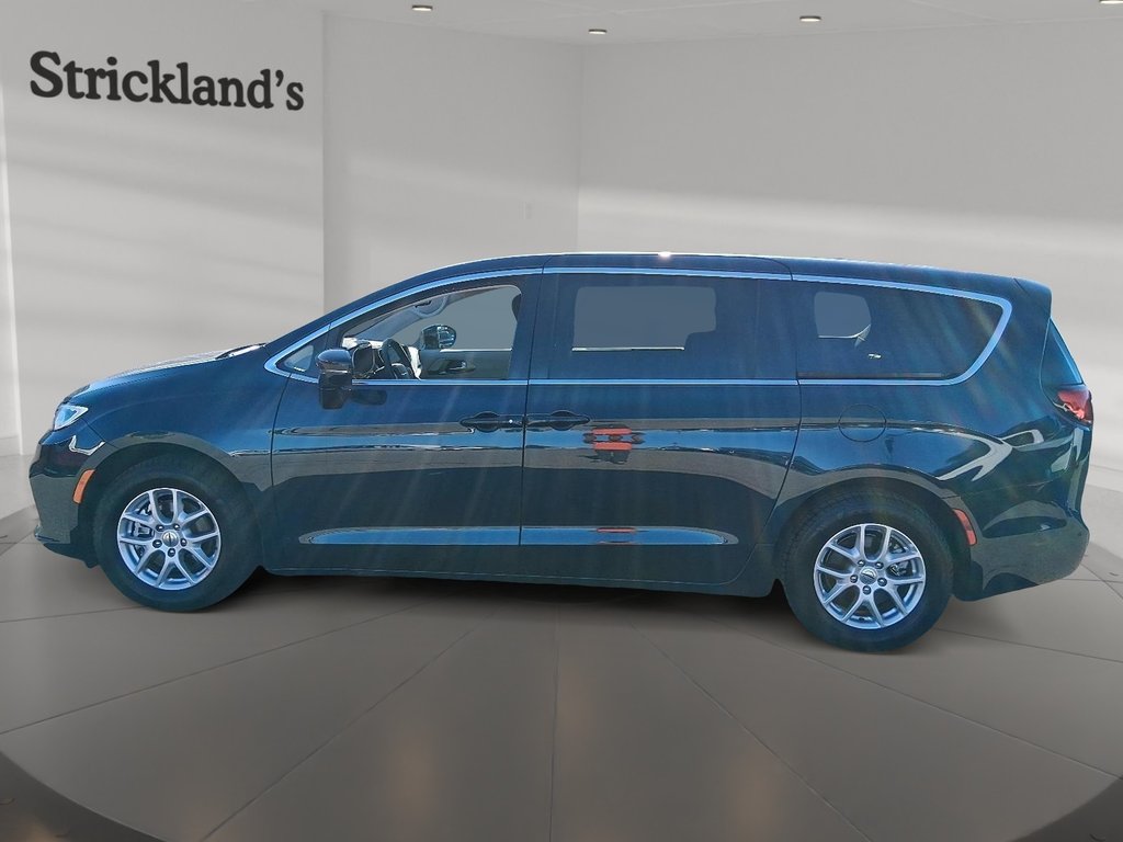 2024 Chrysler Pacifica TOURING L-3ROW in Stratford, Ontario - 5 - w1024h768px