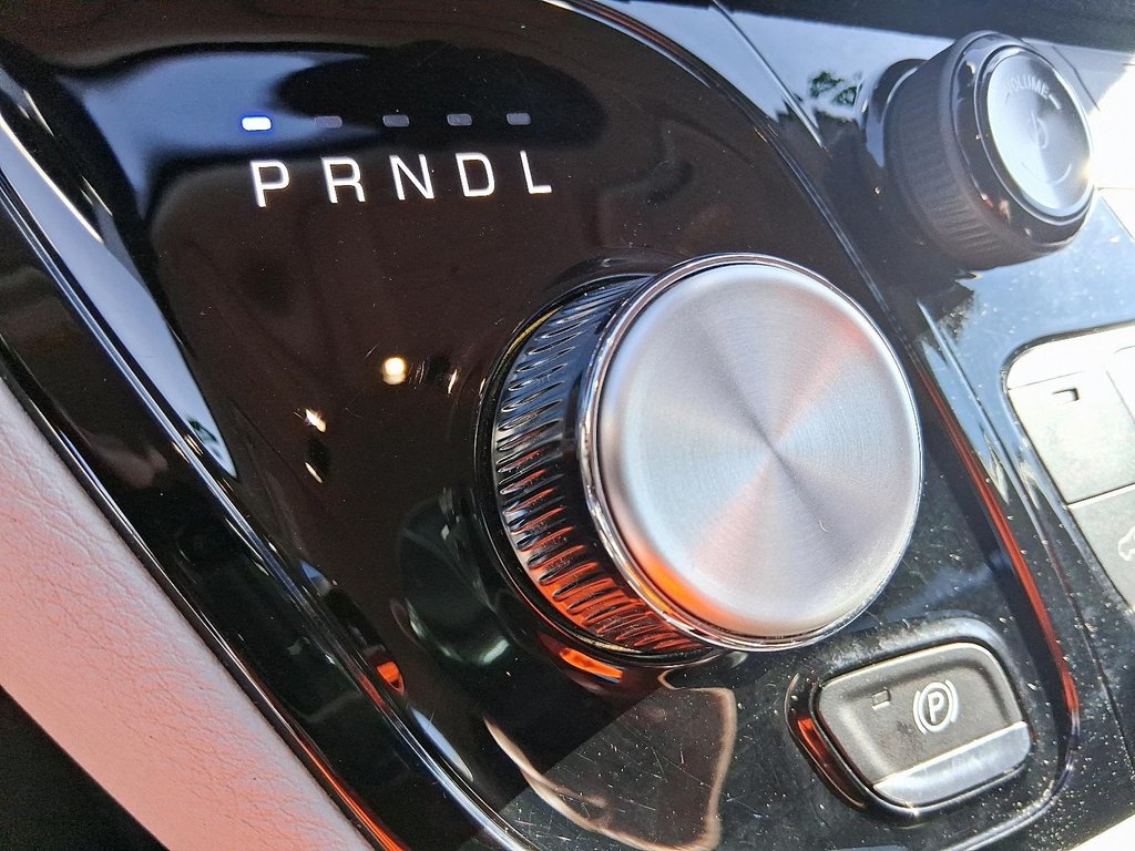 2024 Chrysler Pacifica TOURING L-3ROW in Stratford, Ontario - 15 - w1024h768px