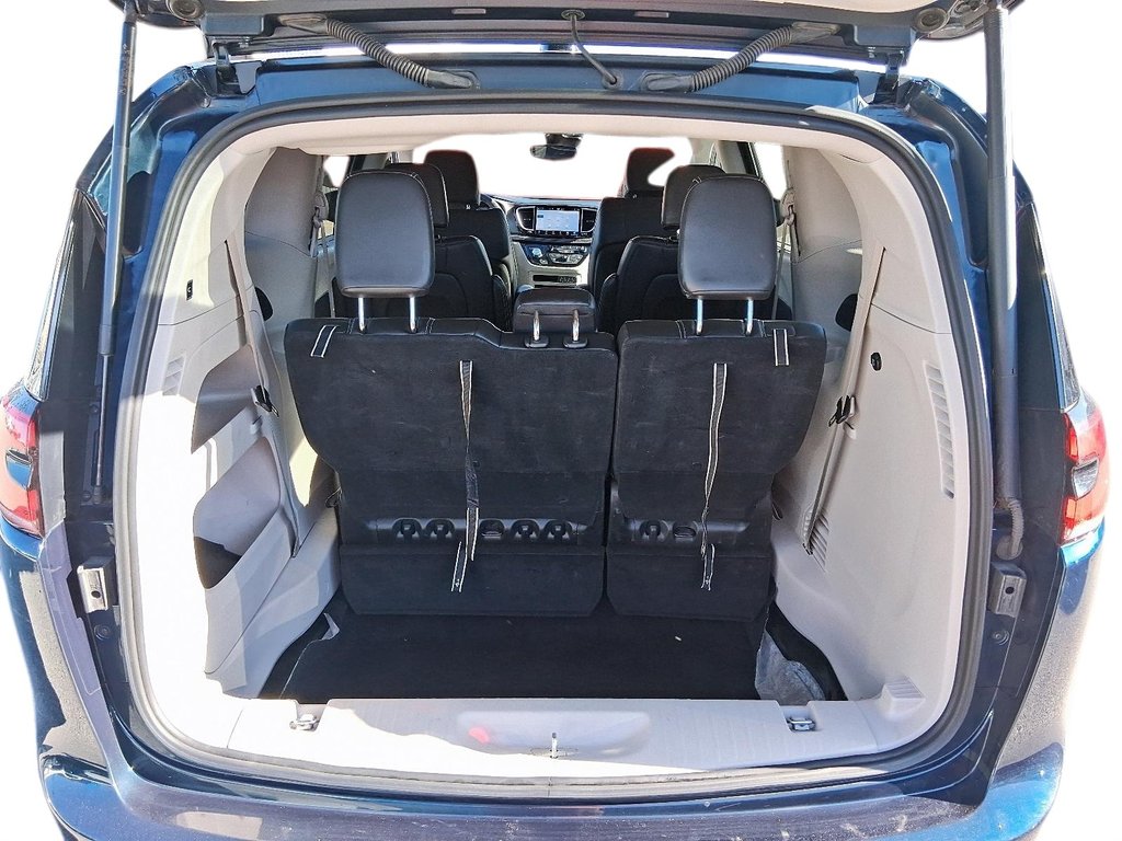 2024 Chrysler Pacifica TOURING L-3ROW in Stratford, Ontario - 6 - w1024h768px