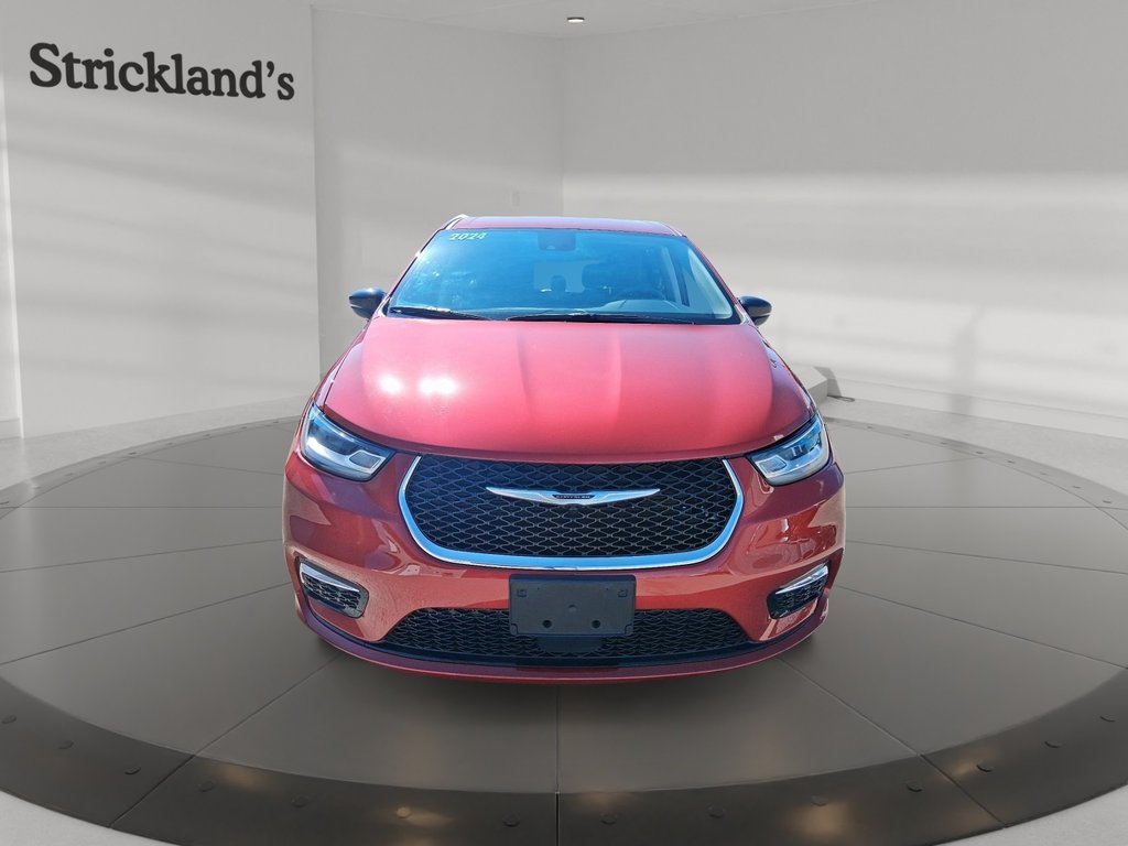 2024 Chrysler Pacifica TOURING L-3ROW in Stratford, Ontario - 2 - w1024h768px