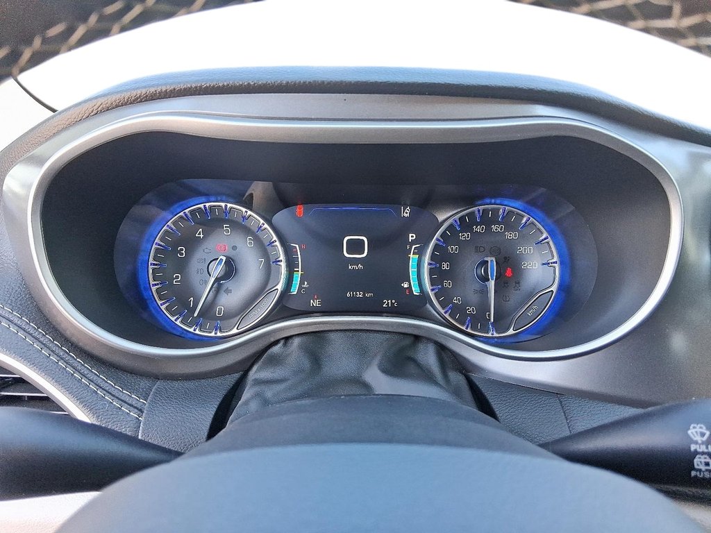 2024 Chrysler Pacifica TOURING L-3ROW in Stratford, Ontario - 14 - w1024h768px