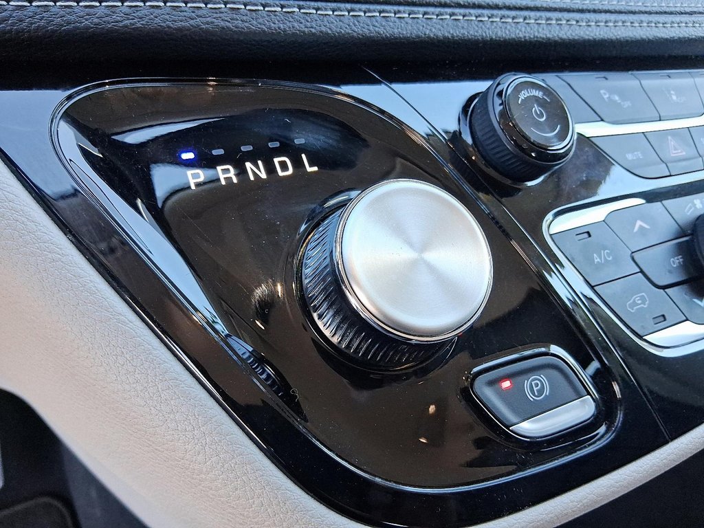 2024 Chrysler Pacifica TOURING L-3ROW in Stratford, Ontario - 16 - w1024h768px