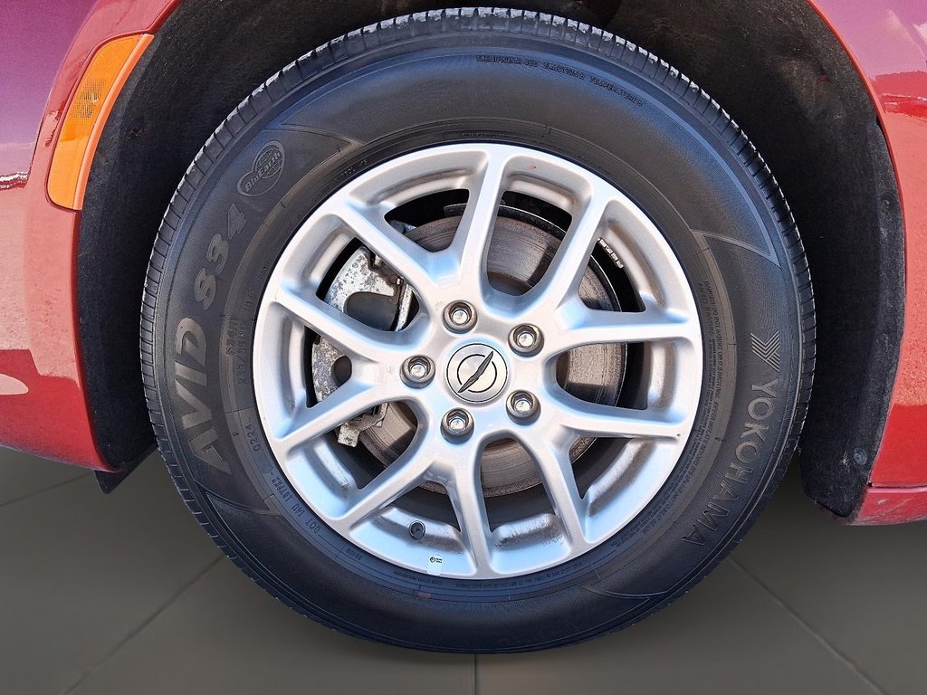 2024 Chrysler Pacifica TOURING L-3ROW in Stratford, Ontario - 7 - w1024h768px