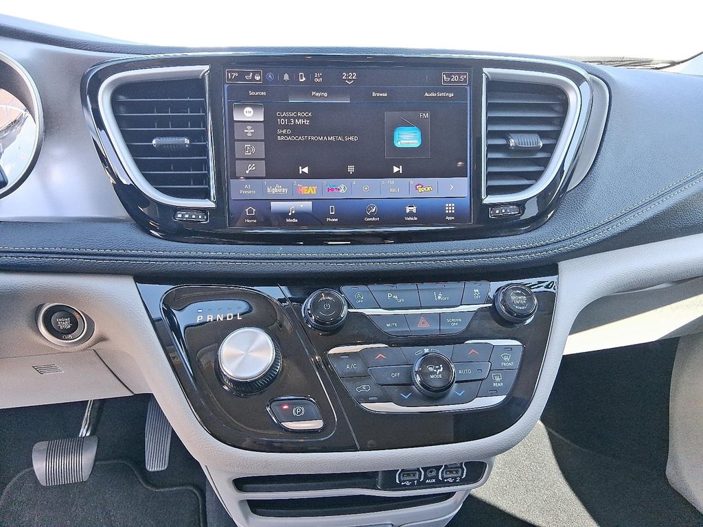 2024 Chrysler Pacifica TOURING L-3ROW in Stratford, Ontario - 15 - w1024h768px