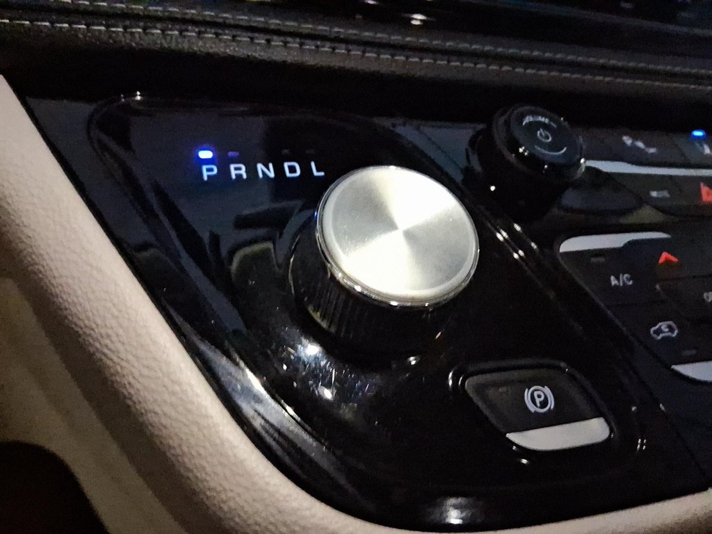 2024 Chrysler Pacifica TOURING-L 3ROW in Stratford, Ontario - 17 - w1024h768px