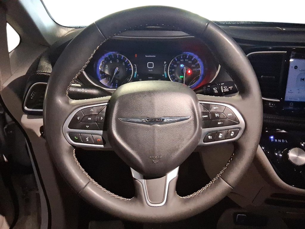 2024 Chrysler Pacifica TOURING-L 3ROW in Stratford, Ontario - 13 - w1024h768px