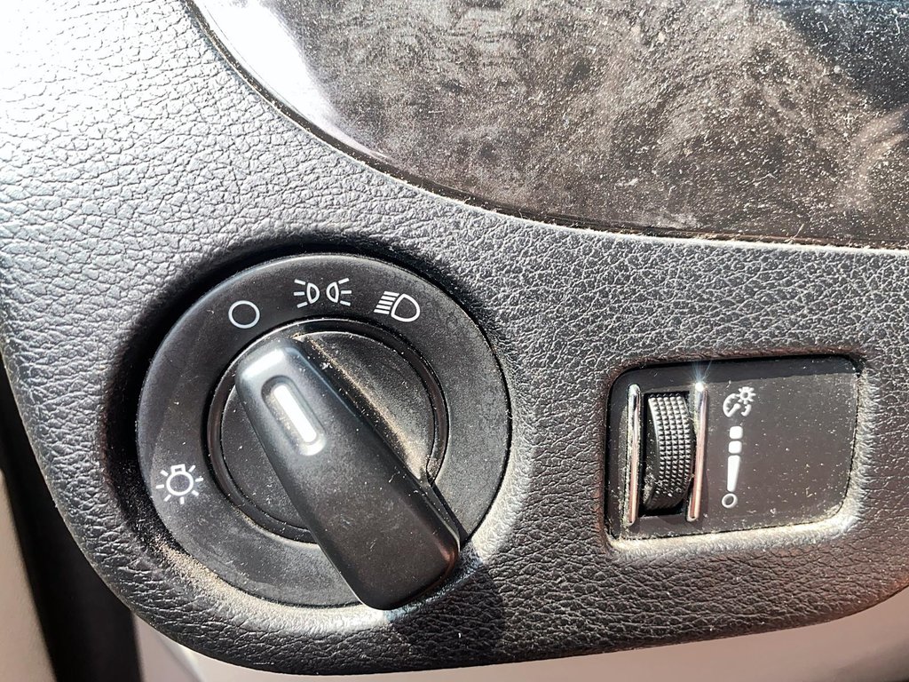 2012 Dodge Grand Caravan CREW Minivan in Stratford, Ontario - 14 - w1024h768px