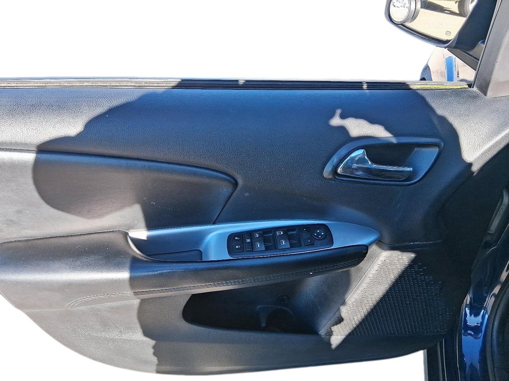 2017 Dodge Journey SE in Stratford, Ontario - 11 - w1024h768px