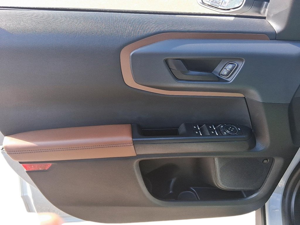 2022 Ford Bronco OUTER BANKS 4X4 in Stratford, Ontario - 10 - w1024h768px