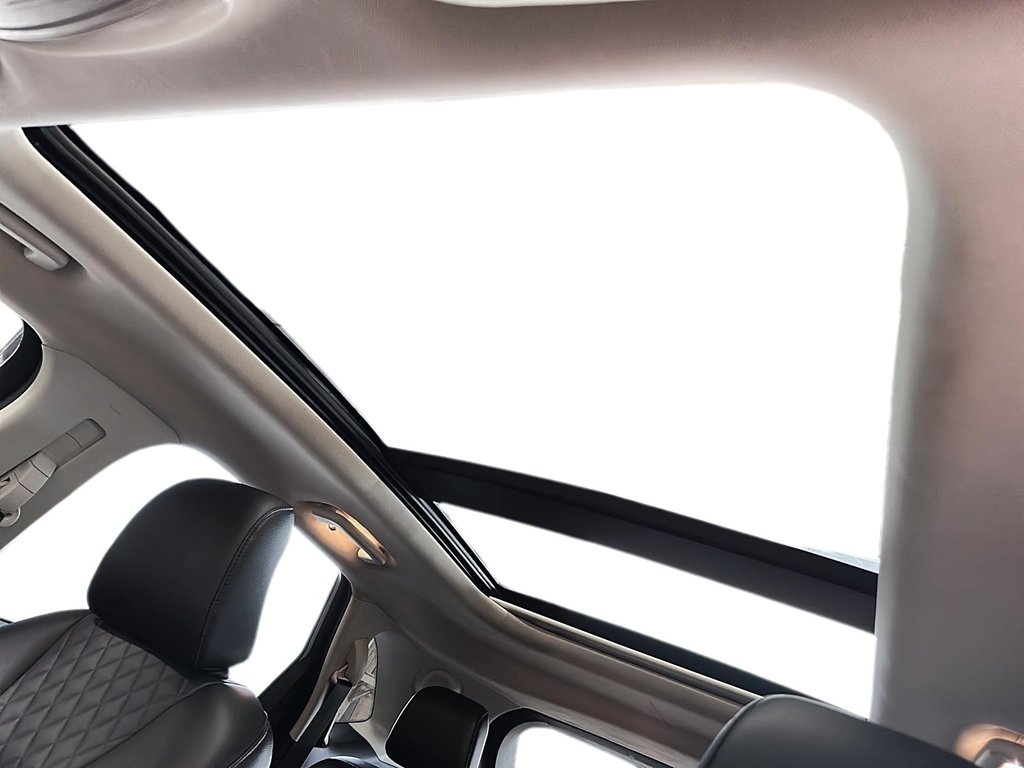 2023 Ford Edge TITANIUM AWD SUV in Stratford, Ontario - 16 - w1024h768px