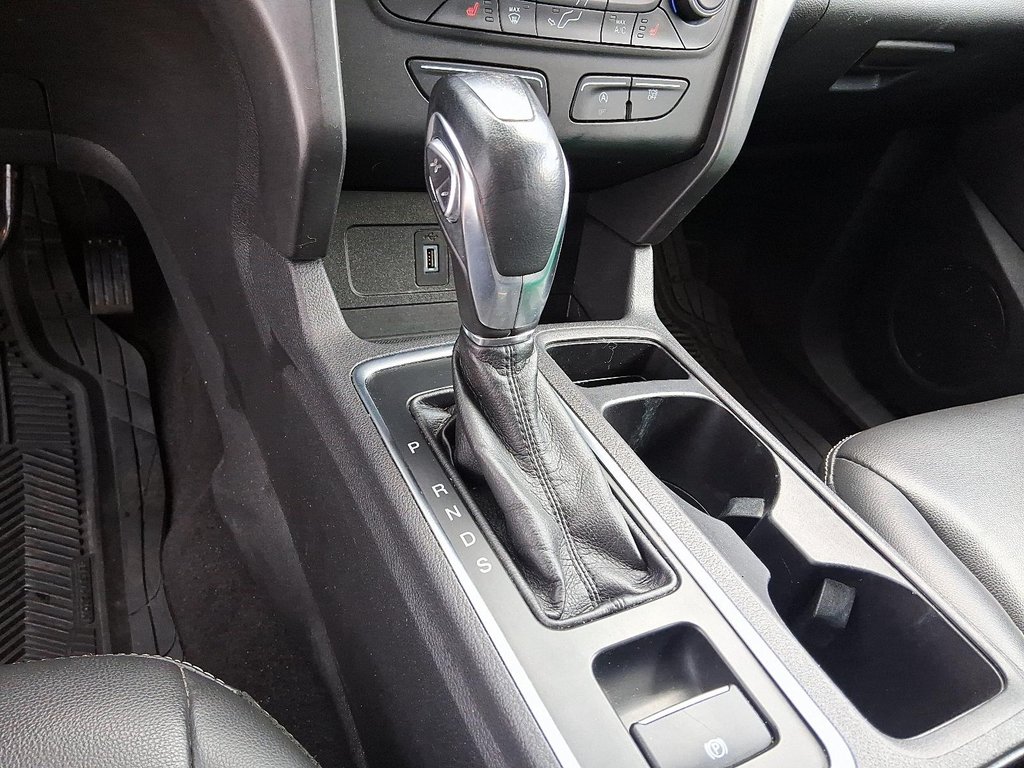 2019 Ford Escape SEL in Stratford, Ontario - 16 - w1024h768px