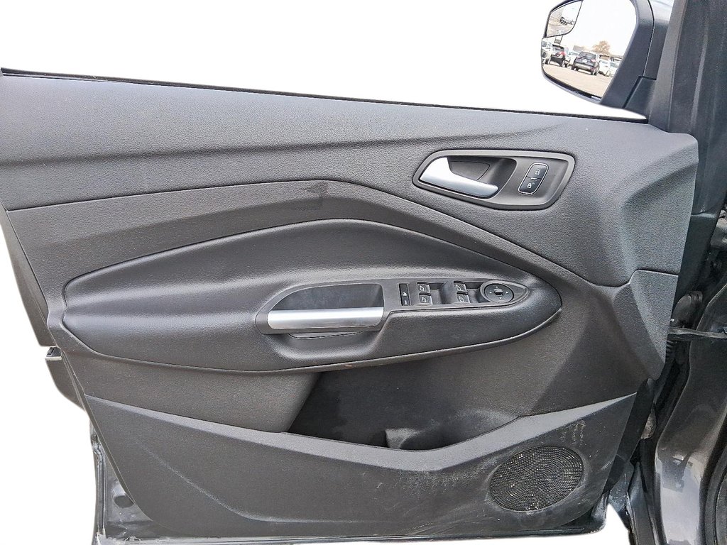 2019 Ford Escape SEL in Stratford, Ontario - 11 - w1024h768px