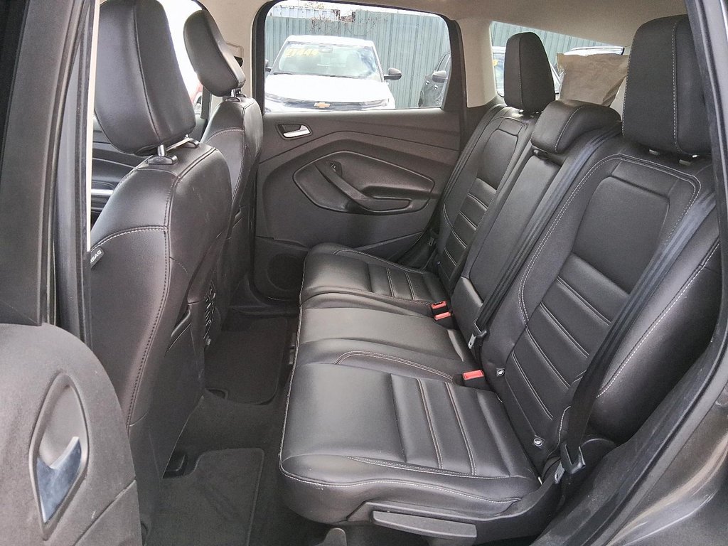 2019 Ford Escape SEL in Stratford, Ontario - 9 - w1024h768px