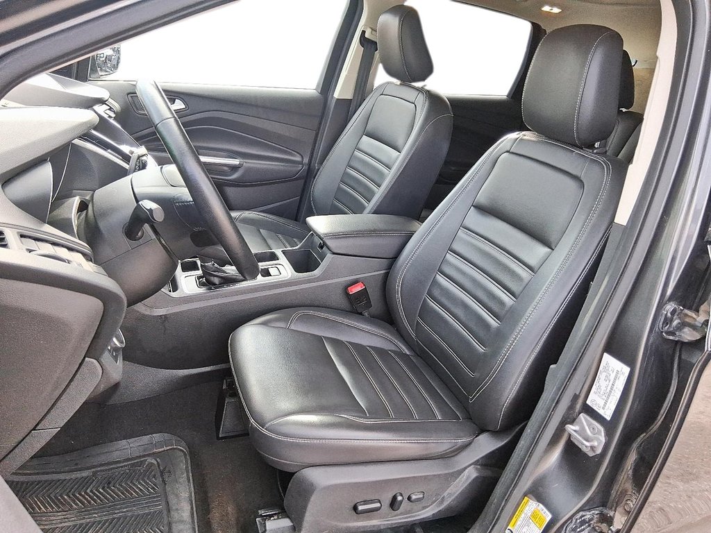 2019 Ford Escape SEL in Stratford, Ontario - 8 - w1024h768px