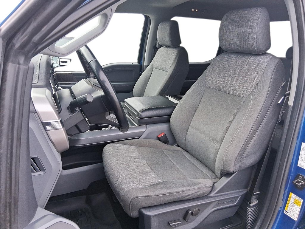 2022 Ford F-150 Lightning SUPERCREW XLT 4X4 in Stratford, Ontario - 9 - w1024h768px