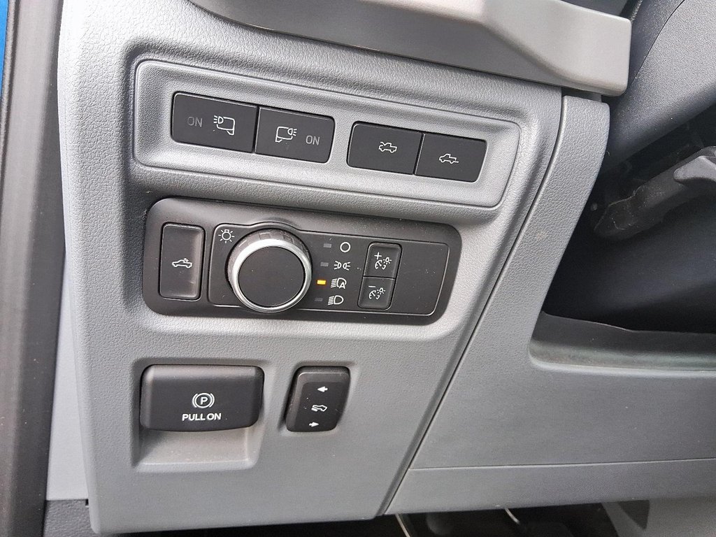 2022 Ford F-150 Lightning SUPERCREW XLT 4X4 in Stratford, Ontario - 18 - w1024h768px