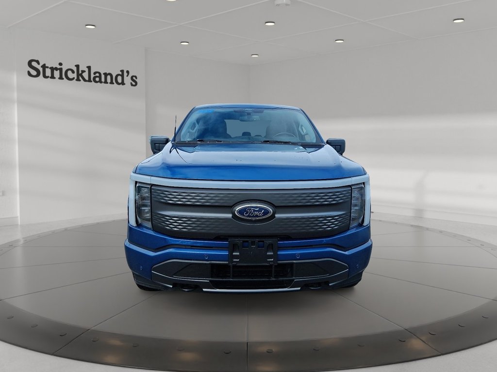 2022 Ford F-150 Lightning SUPERCREW XLT 4X4 in Stratford, Ontario - 2 - w1024h768px