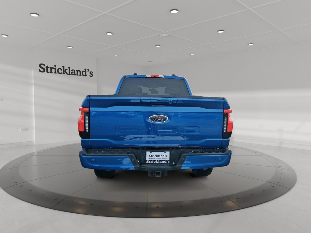 2022 Ford F-150 Lightning SUPERCREW XLT 4X4 in Stratford, Ontario - 3 - w1024h768px