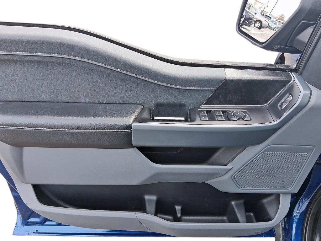 2022 Ford F-150 Lightning SUPERCREW XLT 4X4 in Stratford, Ontario - 12 - w1024h768px