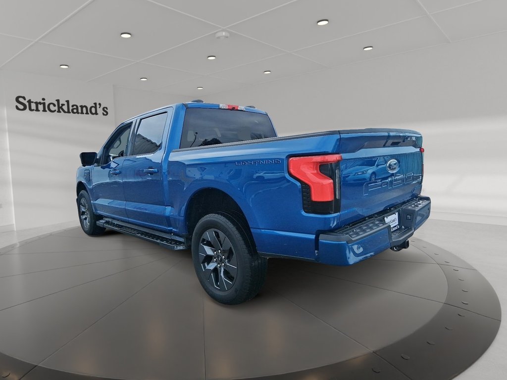 2022 Ford F-150 Lightning SUPERCREW XLT 4X4 in Stratford, Ontario - 4 - w1024h768px
