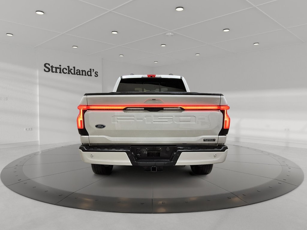 2023 Ford F-150 Lightning SUPERCREW LARIAT 4X4 in Stratford, Ontario - 3 - w1024h768px